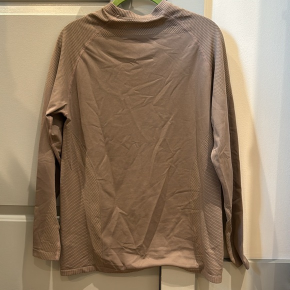 Activewear Long-sleeve - Picture 5 of 5